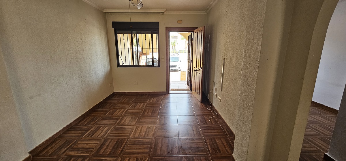 BUNGALOW EN PLANTA BAJA CON JARDÍN PRIVADO Y AMPLIOS ESPACIOS EXTERIORES