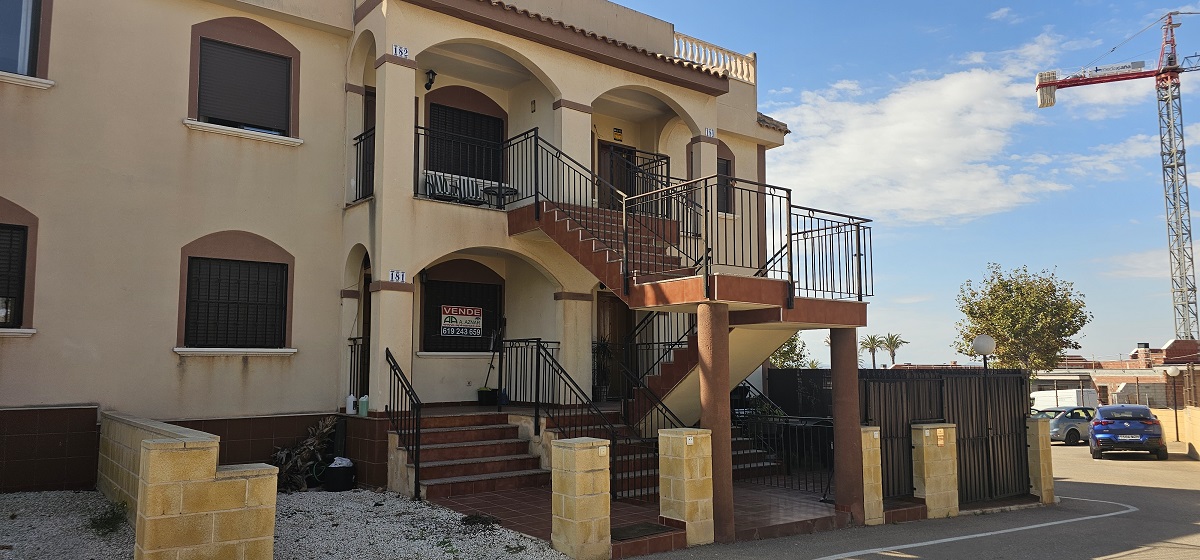 BUNGALOW EN PLANTA BAJA CON JARDÍN PRIVADO Y AMPLIOS ESPACIOS EXTERIORES