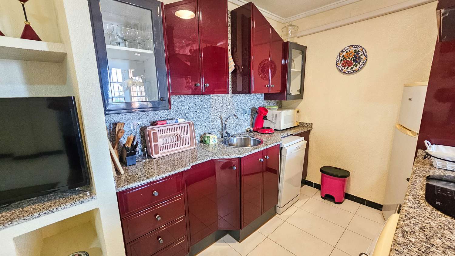 BUNGALOW CON VISTAS AL MAR, TERRAZA Y LICENCIA TURÍSTICA EN LOS ALTOS, TORREVIEJA
