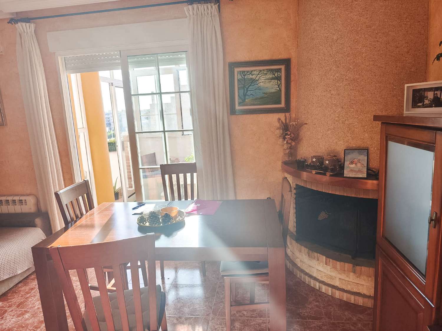 ÁTICO EN EL CENTRO DE TORREVIEJA CON TERRAZA, BARBACOA Y GARAJE OPCIONAL, CERCA DEL MAR