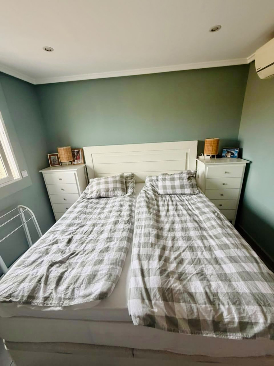 APARTAMENTO REFORMADO EN PRIMERA LÍNEA FRENTE AL PUERTO DEPORTIVO Y LA PLAYA