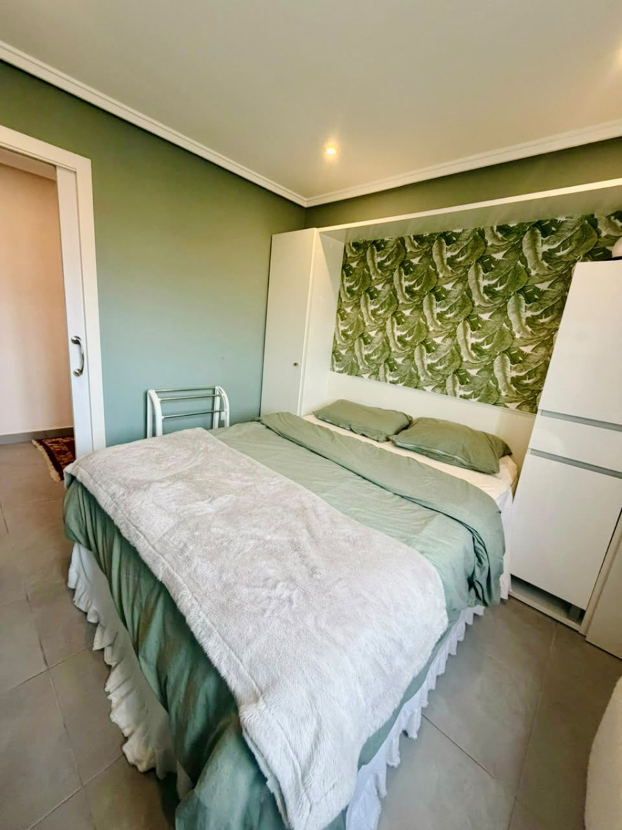 APARTAMENTO REFORMADO EN PRIMERA LÍNEA FRENTE AL PUERTO DEPORTIVO Y LA PLAYA