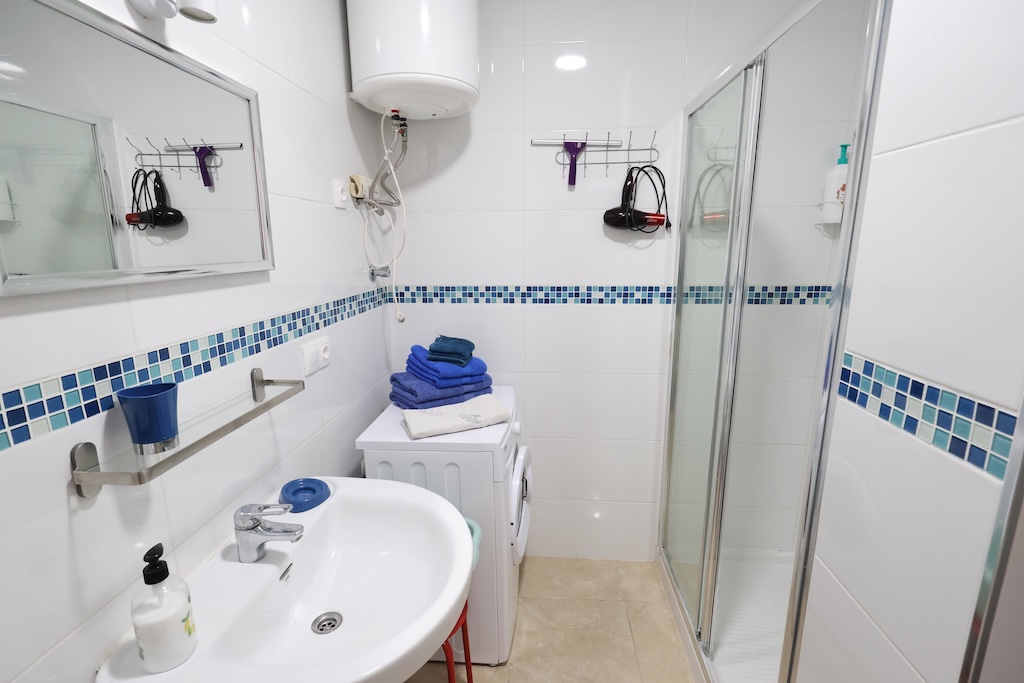 BUNGALOW EN PLANTA ALTA EN LA REGIA, SUR Y DOS VIVIENDAS INDEPENDIENTES CON ALTO POTENCIAL DE RENTABILIDAD