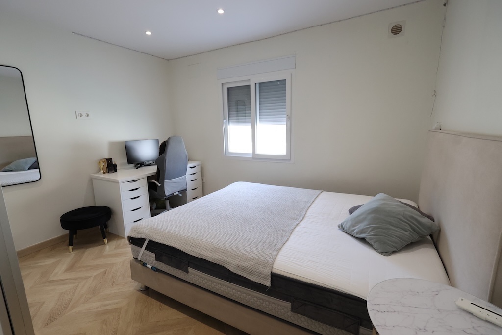 ESPECTACULAR CHALET INDEPENDIENTE EN LOS BALCONES CON PISCINA PRIVADA, 5 DORMITORIOS Y ORIENTACIÓN SUR