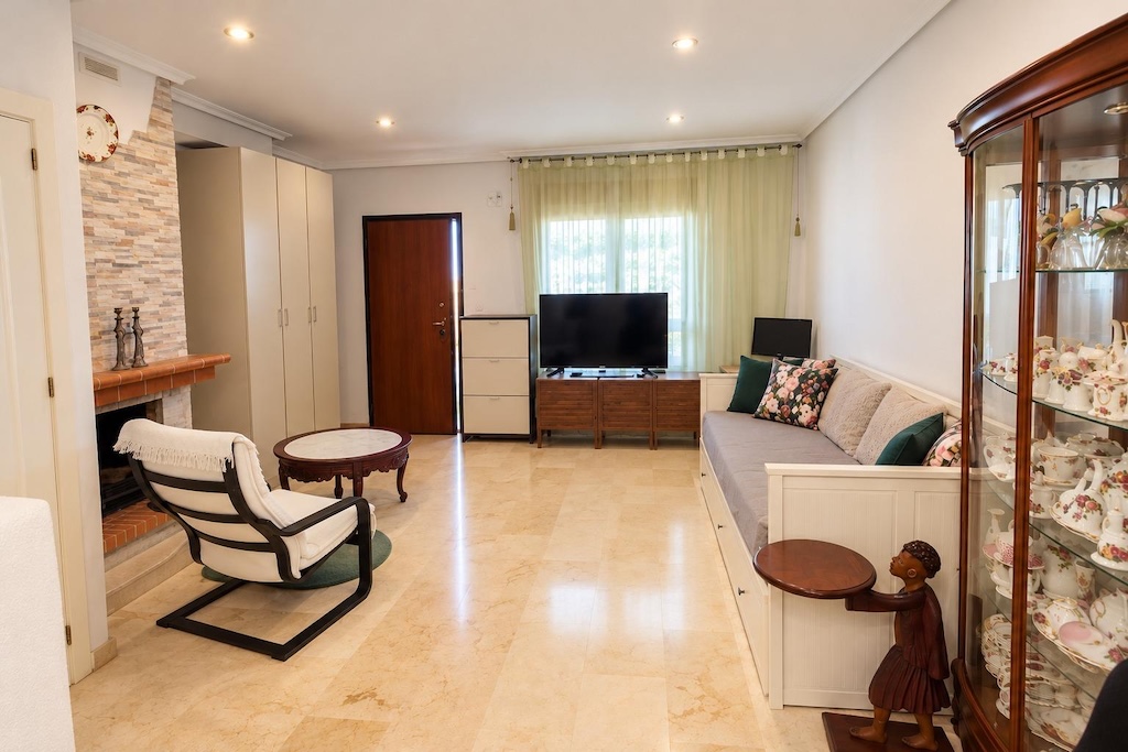 DÚPLEX CON ORIENTACIÓN SUR, PISCINA COMUNITARIA, PARKING Y TRASTERO EN PAU 8