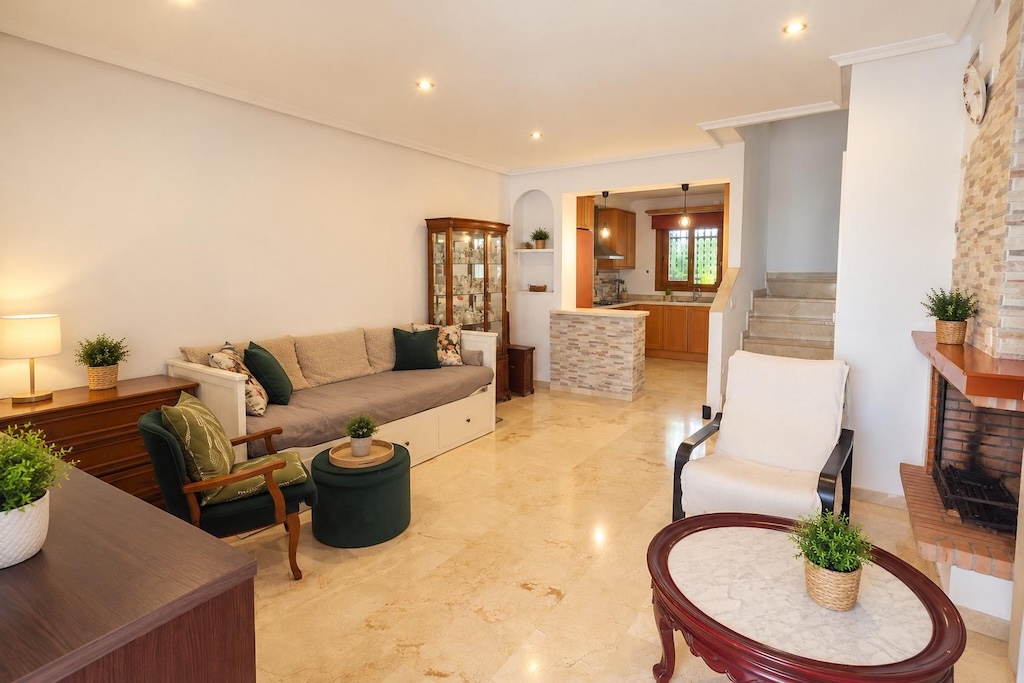 DÚPLEX CON ORIENTACIÓN SUR, PISCINA COMUNITARIA, PARKING Y TRASTERO EN PAU 8
