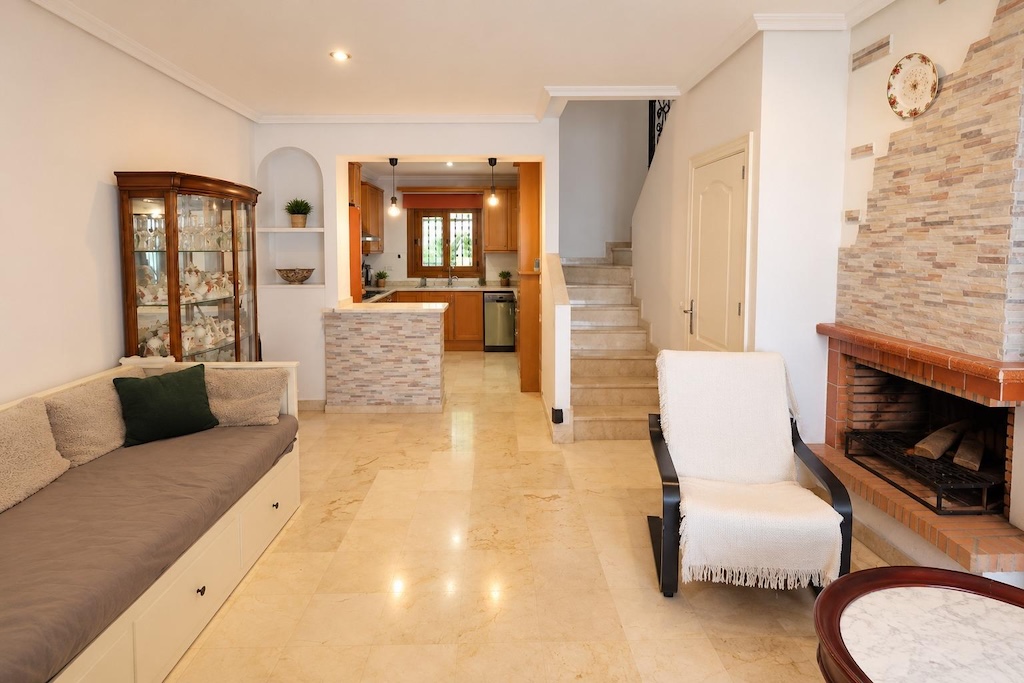 DÚPLEX CON ORIENTACIÓN SUR, PISCINA COMUNITARIA, PARKING Y TRASTERO EN PAU 8