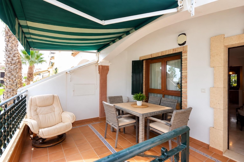 DÚPLEX CON ORIENTACIÓN SUR, PISCINA COMUNITARIA, PARKING Y TRASTERO EN PAU 8