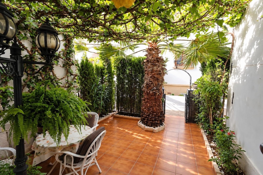 DÚPLEX CON ORIENTACIÓN SUR, PISCINA COMUNITARIA, PARKING Y TRASTERO EN PAU 8