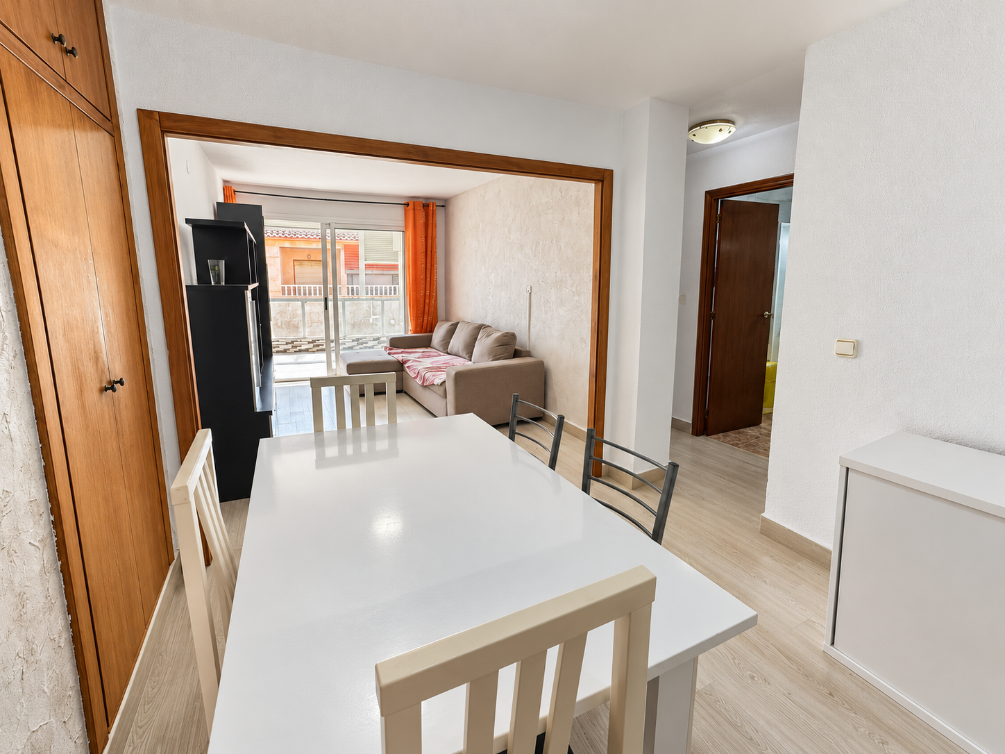 APARTAMENTO CON TERRAZA, PISCINA COMUNITARIA Y SOLÁRIUM A 250 M DE LA PLAYA DE LOS NÁUFRAGOS