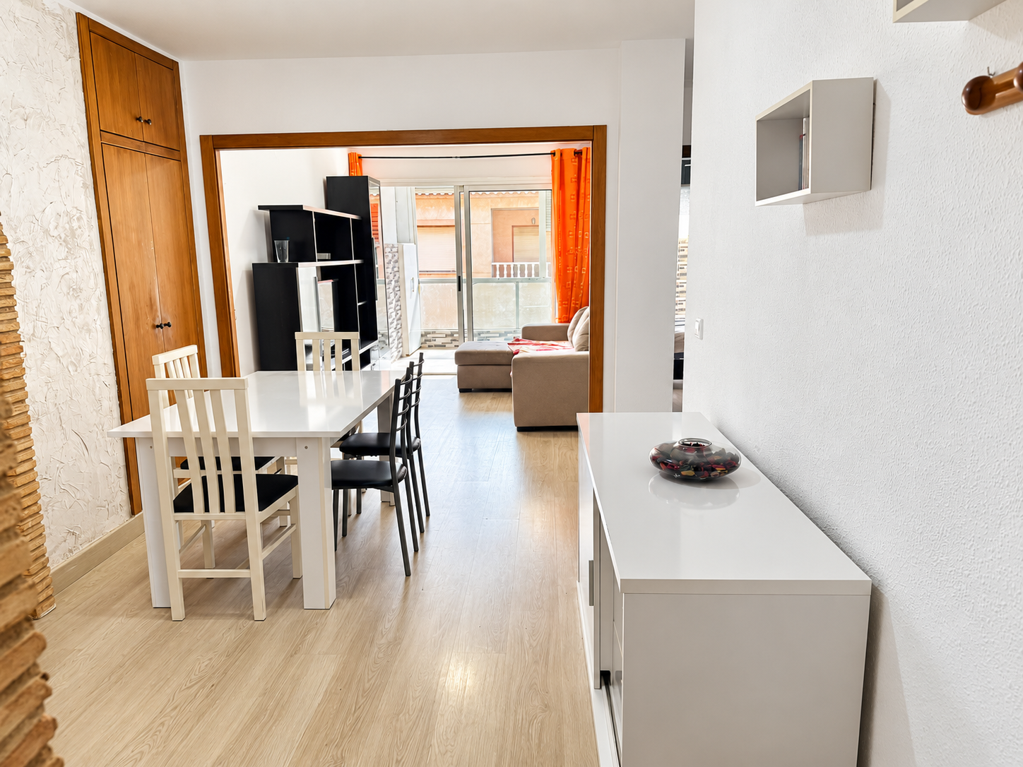 APARTAMENTO CON TERRAZA, PISCINA COMUNITARIA Y SOLÁRIUM A 250 M DE LA PLAYA DE LOS NÁUFRAGOS