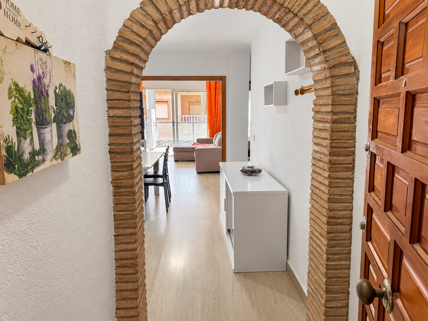APARTAMENTO CON TERRAZA, PISCINA COMUNITARIA Y SOLÁRIUM A 250 M DE LA PLAYA DE LOS NÁUFRAGOS