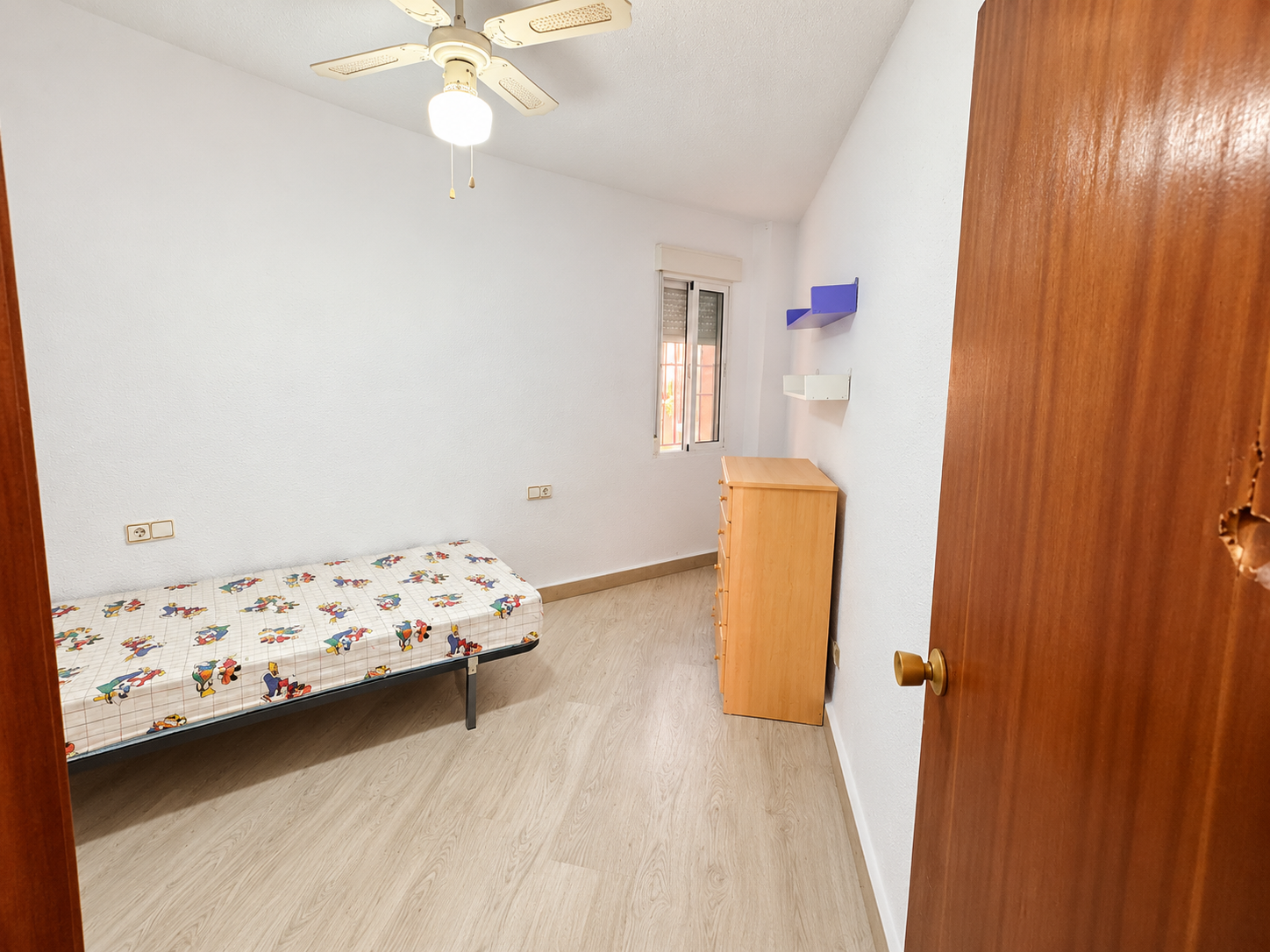 APARTAMENTO CON TERRAZA, PISCINA COMUNITARIA Y SOLÁRIUM A 250 M DE LA PLAYA DE LOS NÁUFRAGOS
