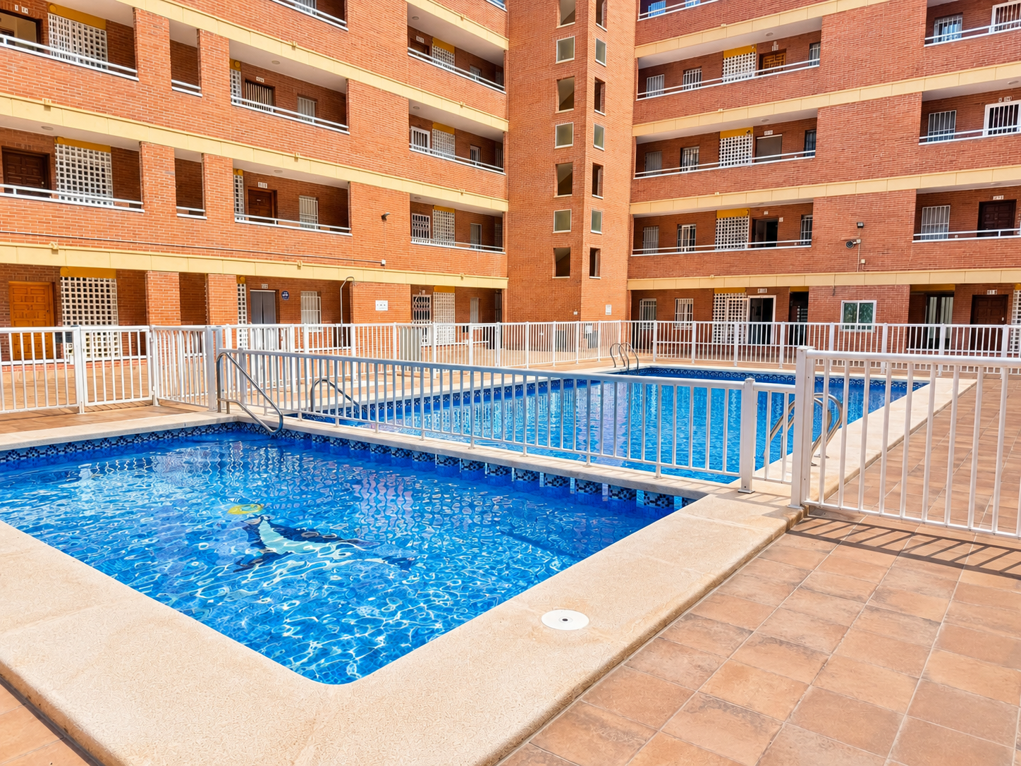 APARTAMENTO CON TERRAZA, PISCINA COMUNITARIA Y SOLÁRIUM A 250 M DE LA PLAYA DE LOS NÁUFRAGOS