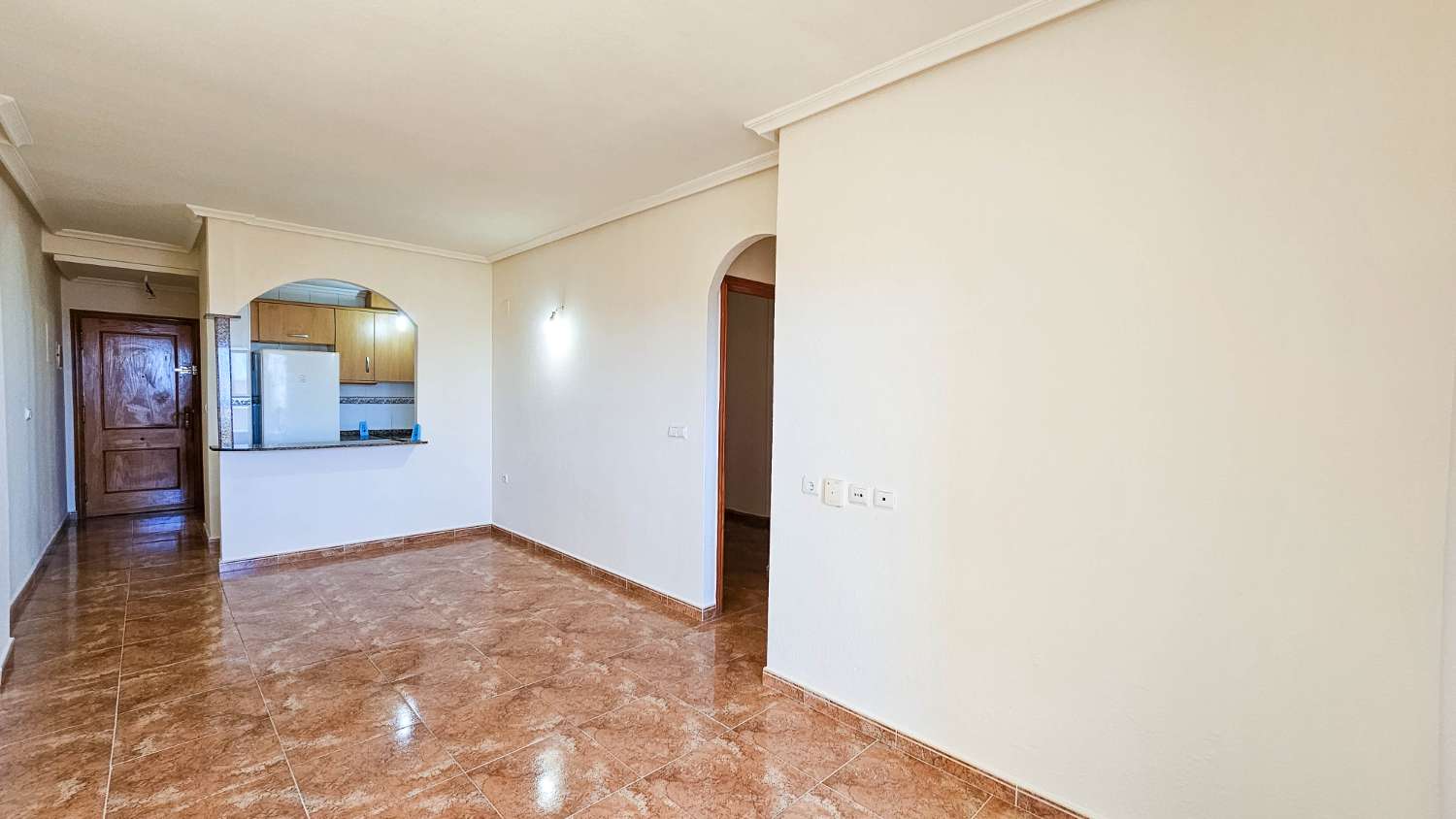 APARTAMENTO CON VISTAS AL MAR, 2 PISCINAS Y GARAJE OPCIONAL EN TORREVIEJA