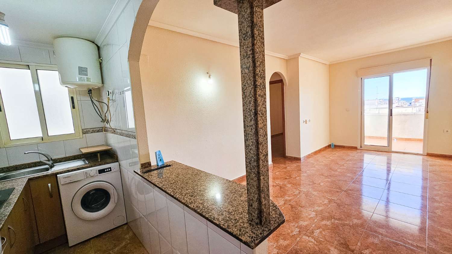 APARTAMENTO CON VISTAS AL MAR, 2 PISCINAS Y GARAJE OPCIONAL EN TORREVIEJA