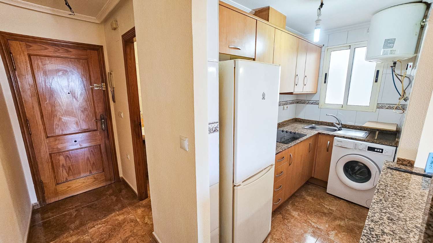 APARTAMENTO CON VISTAS AL MAR, 2 PISCINAS Y GARAJE OPCIONAL EN TORREVIEJA