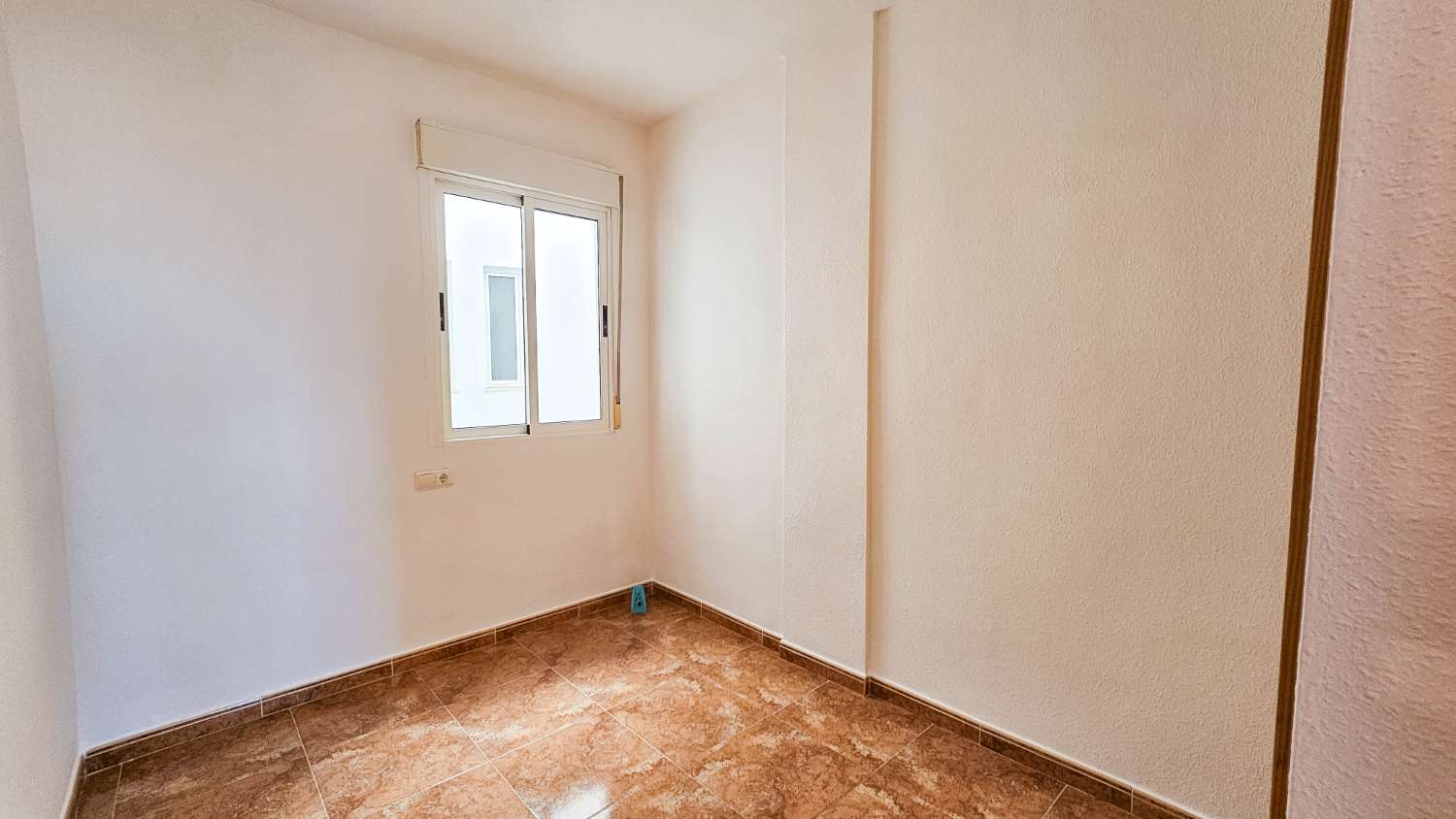 APARTAMENTO CON VISTAS AL MAR, 2 PISCINAS Y GARAJE OPCIONAL EN TORREVIEJA