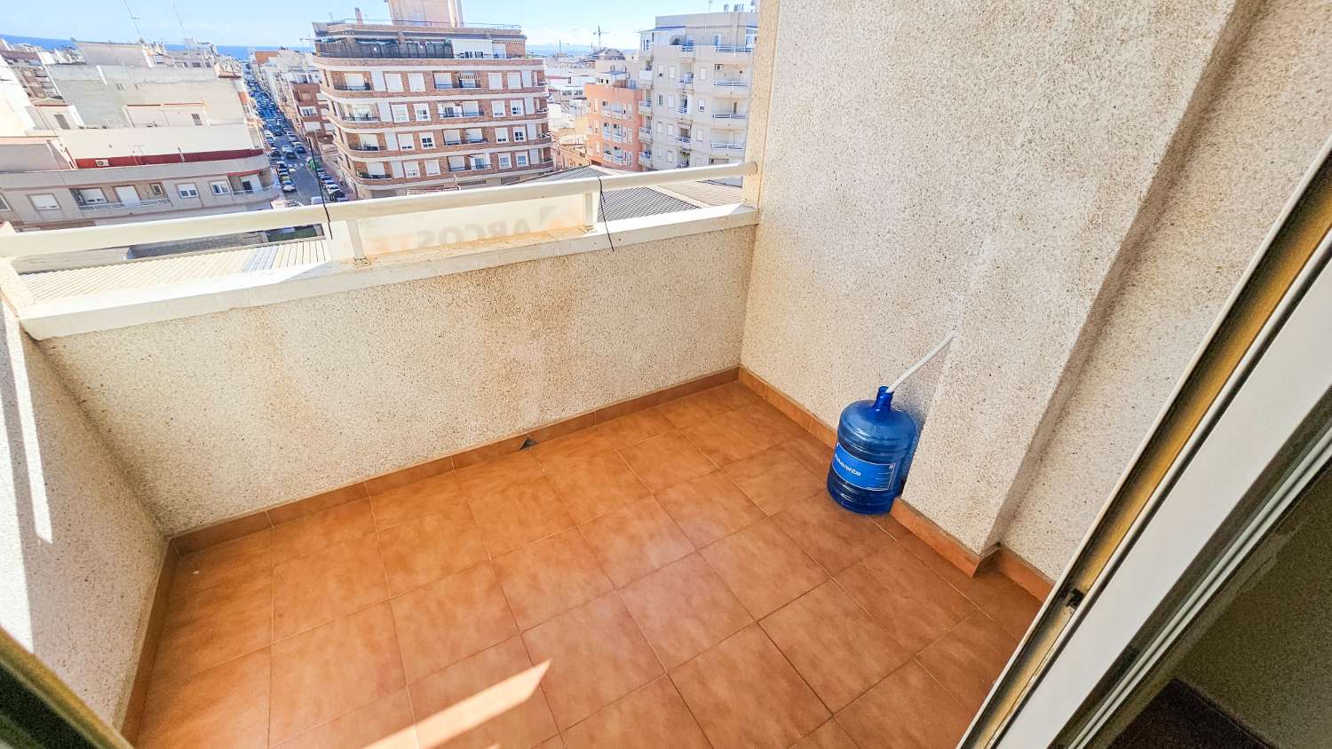 APARTAMENTO CON VISTAS AL MAR, 2 PISCINAS Y GARAJE OPCIONAL EN TORREVIEJA