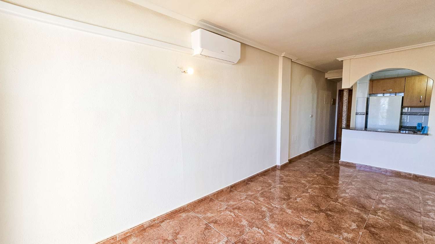APARTAMENTO CON VISTAS AL MAR, 2 PISCINAS Y GARAJE OPCIONAL EN TORREVIEJA