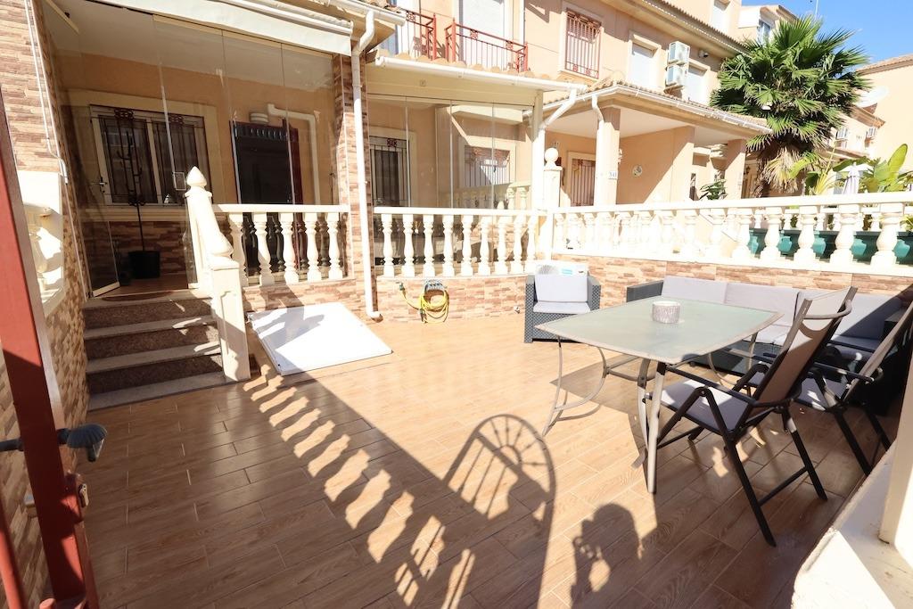 DÚPLEX DE 3 DORMITORIOS CON JARDÍN Y AMPLIO SÓTANO EN PLAYA FLAMENCA