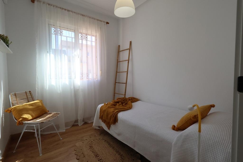 DÚPLEX DE 3 DORMITORIOS CON JARDÍN Y AMPLIO SÓTANO EN PLAYA FLAMENCA