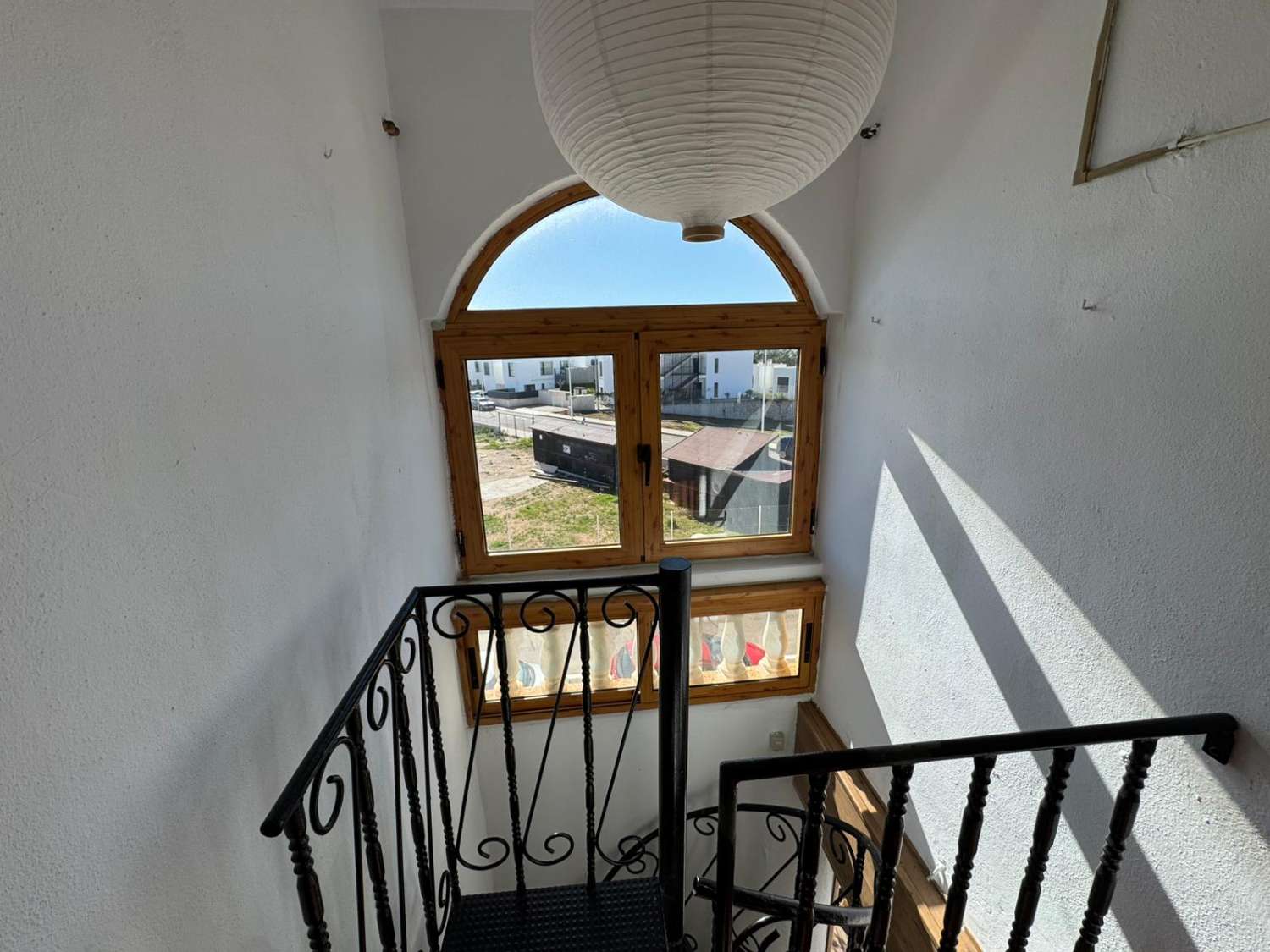 YLIMMÄN KERROKSEN BUNGALOW, YKSITYINEN SOLARIUM, ETELÄÄN PÄIN JA UIMA-ALLAS TORREVIEJASSA