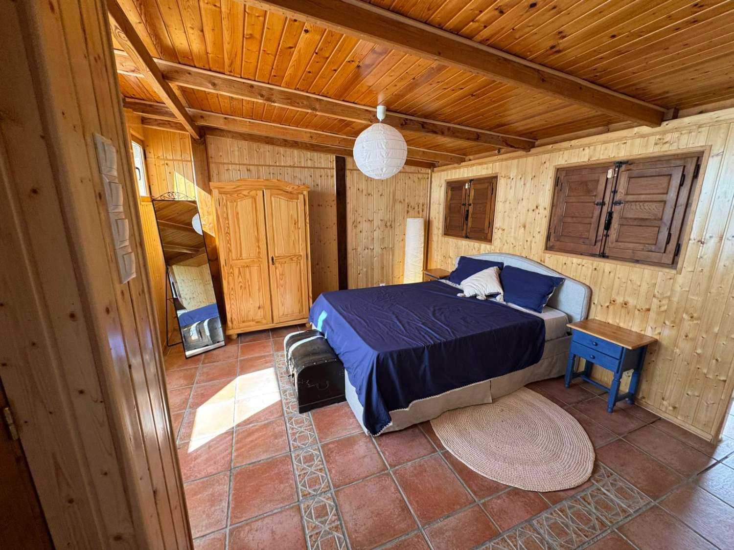 YLIMMÄN KERROKSEN BUNGALOW, YKSITYINEN SOLARIUM, ETELÄÄN PÄIN JA UIMA-ALLAS TORREVIEJASSA