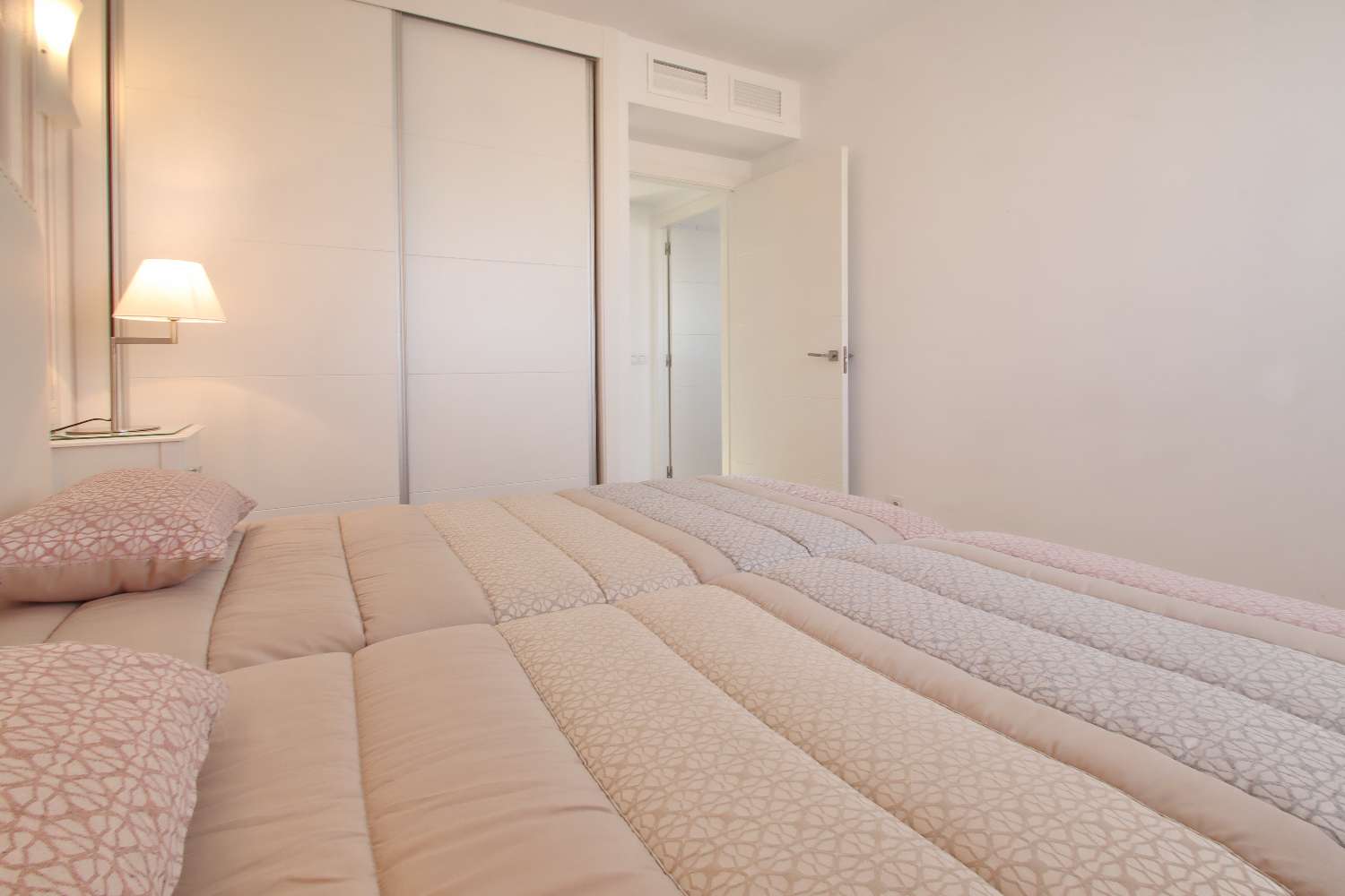 APARTAMENTO DE LUJO EN LA RECOLETA, PUNTA PRIMA, CON TERRAZA, PISCINAS Y GARAJE