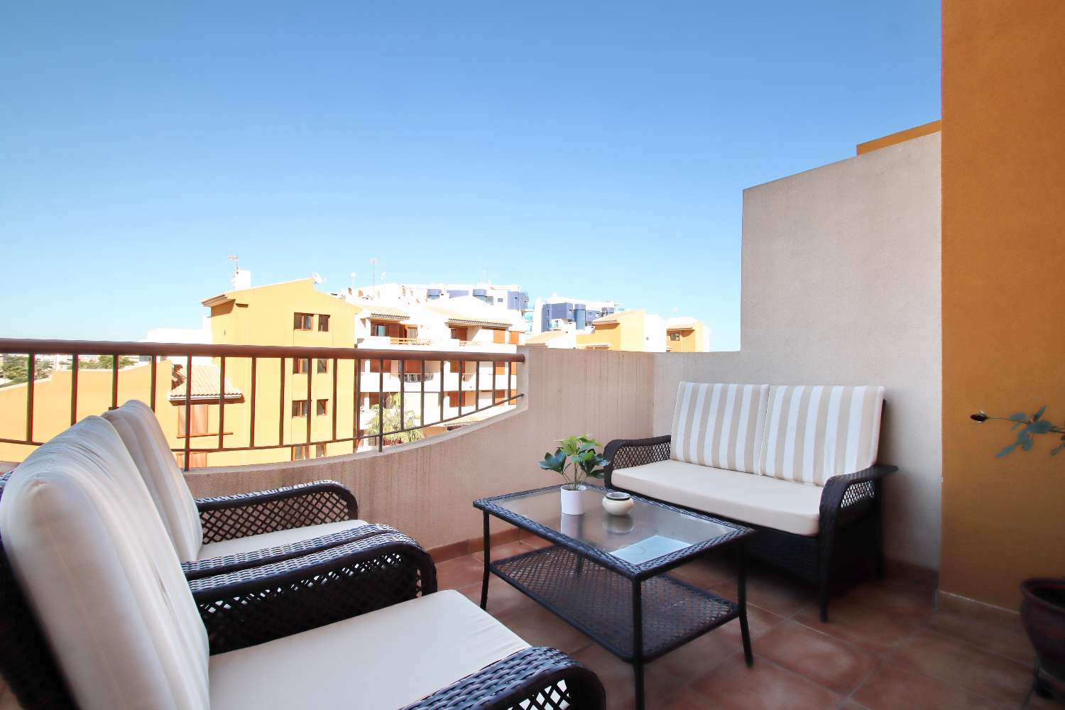 APARTAMENTO DE LUJO EN LA RECOLETA, PUNTA PRIMA, CON TERRAZA, PISCINAS Y GARAJE