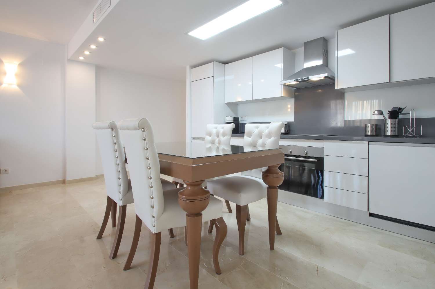 APARTAMENTO DE LUJO EN LA RECOLETA, PUNTA PRIMA, CON TERRAZA, PISCINAS Y GARAJE