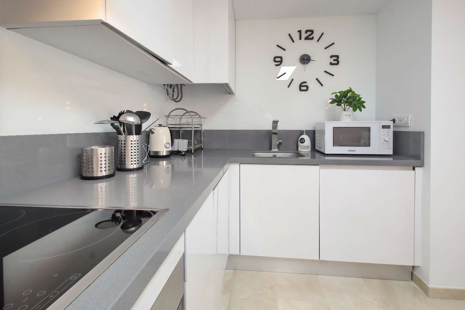 APARTAMENTO DE LUJO EN LA RECOLETA, PUNTA PRIMA, CON TERRAZA, PISCINAS Y GARAJE