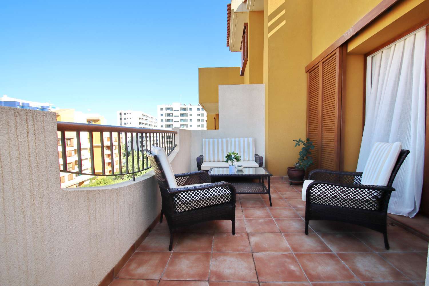 APARTAMENTO DE LUJO EN LA RECOLETA, PUNTA PRIMA, CON TERRAZA, PISCINAS Y GARAJE