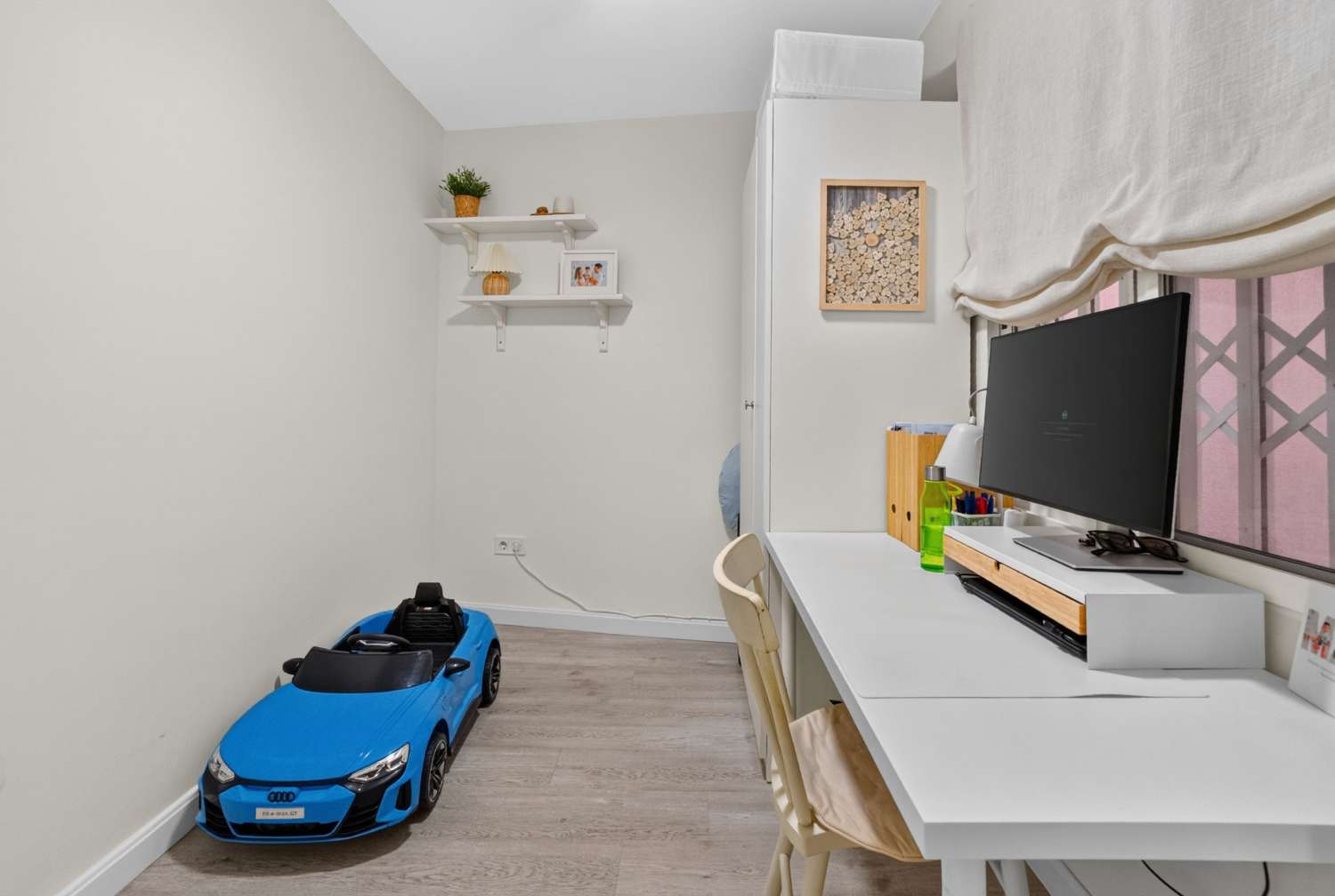 RENOVIERTE 3-ZIMMER-WOHNUNG 170 METER VON PLAYA DE LOS LOCOS, TORREVIEJA ENTFERNT.