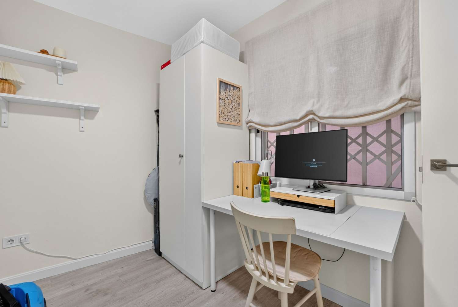 RENOVIERTE 3-ZIMMER-WOHNUNG 170 METER VON PLAYA DE LOS LOCOS, TORREVIEJA ENTFERNT.