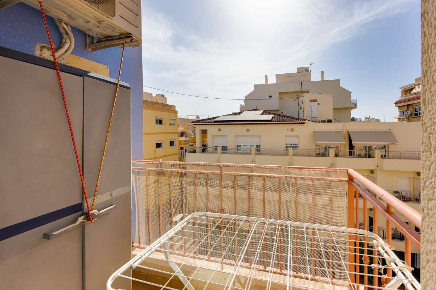 WOHNUNG MIT TOURISTENLIZENZ 350 M VOM STRAND ENTFERNT, TORREVIEJA
