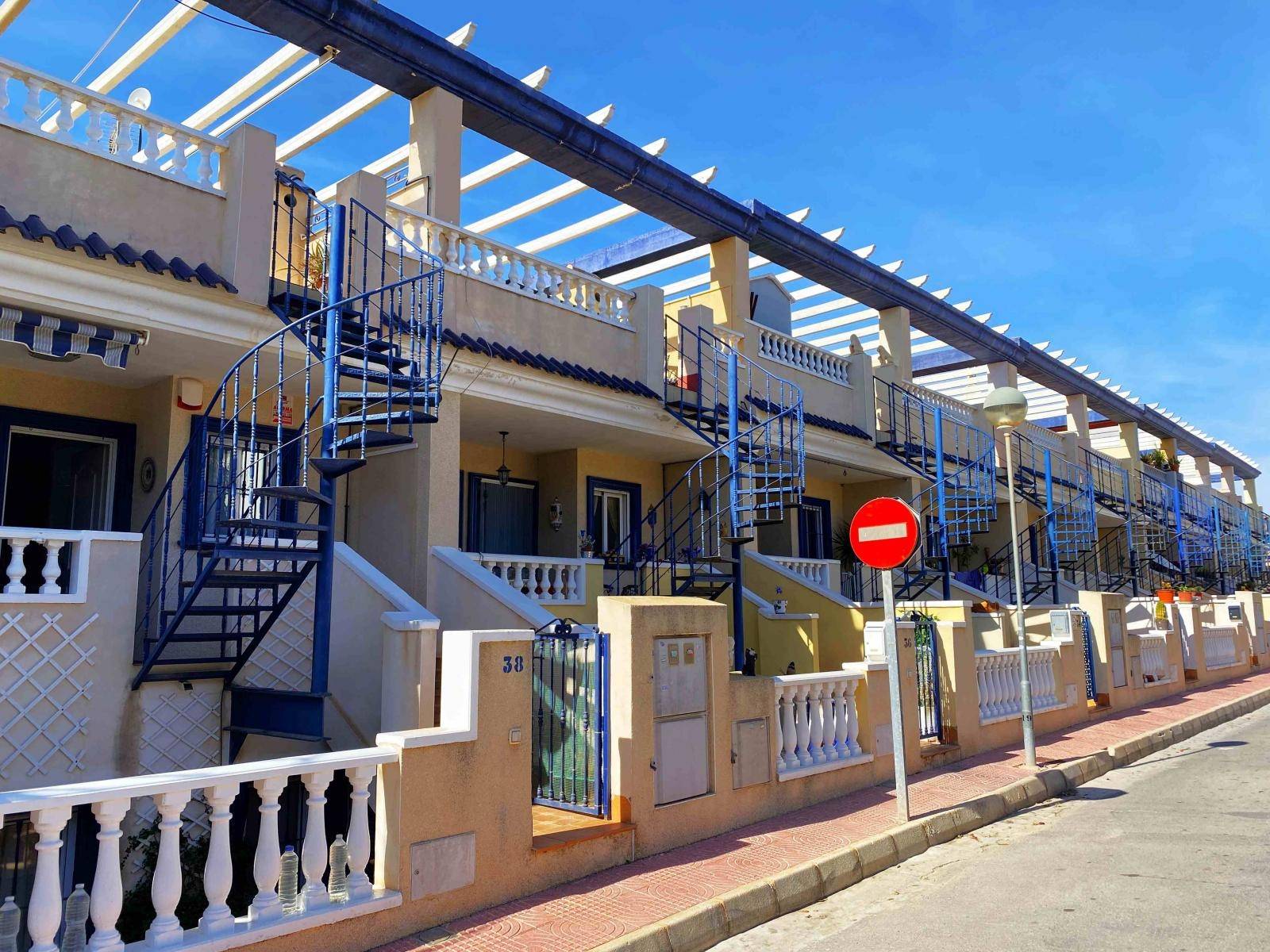 Duplex, 2 våningar till salu i San Miguel de Salinas