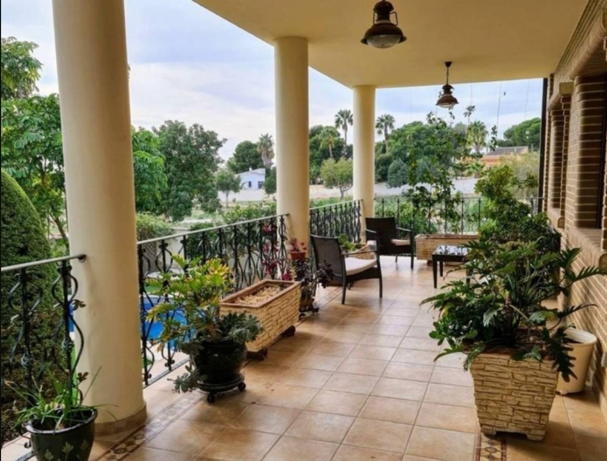 LUXURY DETACHED VILLA IN DOÑA PEPA, CIUDAD QUESADA