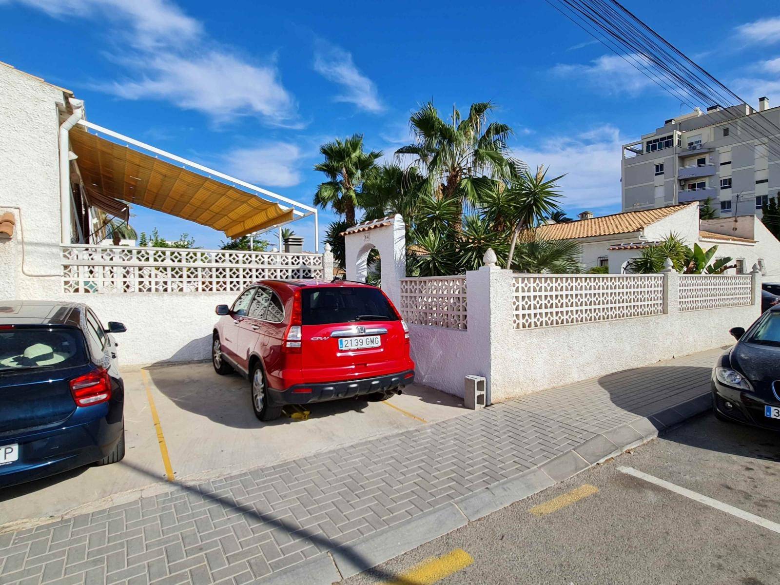 MODERN BUNGALOW NEWLY RENOVATED NUEVA TORREVIEJA WITH ITS OWN PARKING