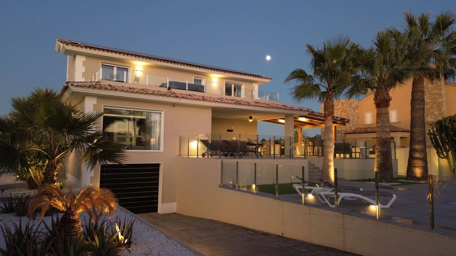 NEU RENOVIERTES LUXUS-TRAUMHAUS IN ALFAZ DEL PI / ALBIR