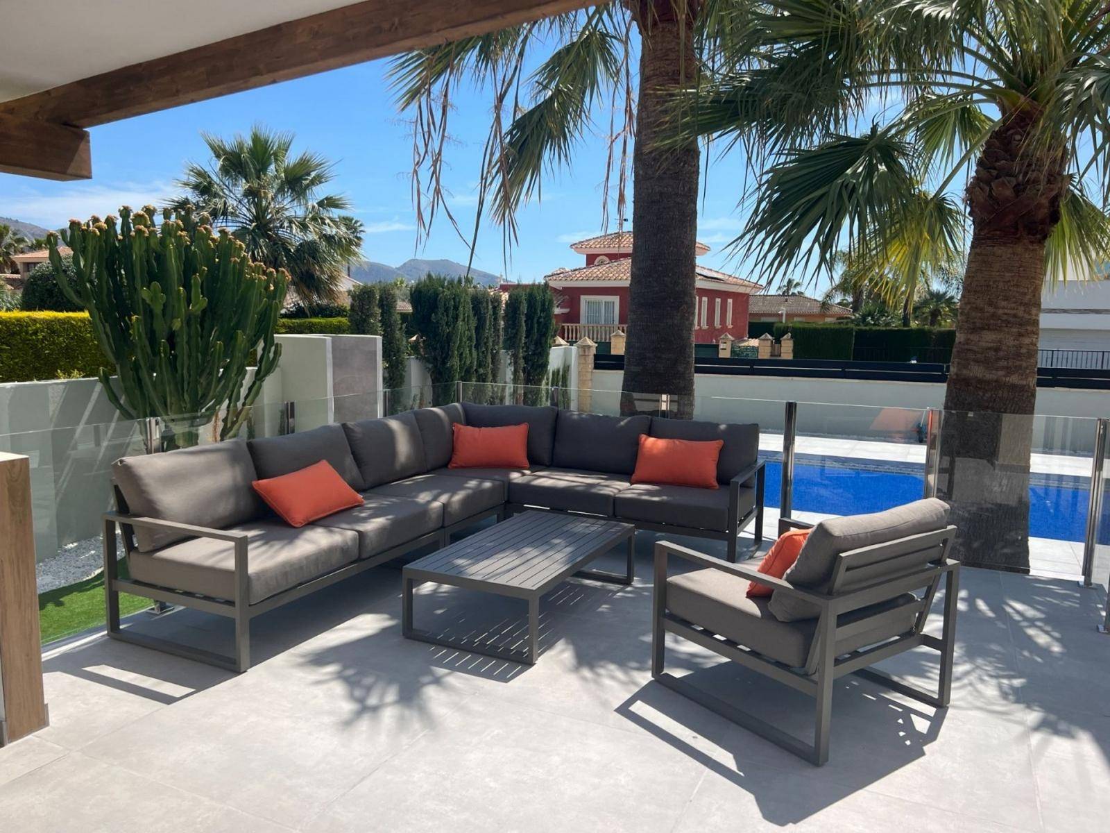 NEU RENOVIERTES LUXUS-TRAUMHAUS IN ALFAZ DEL PI / ALBIR