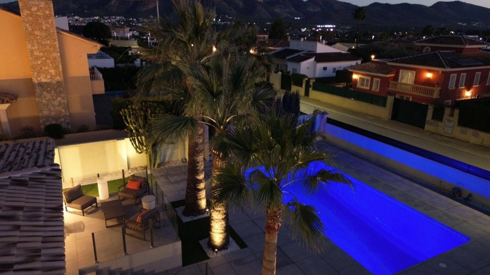 NEU RENOVIERTES LUXUS-TRAUMHAUS IN ALFAZ DEL PI / ALBIR
