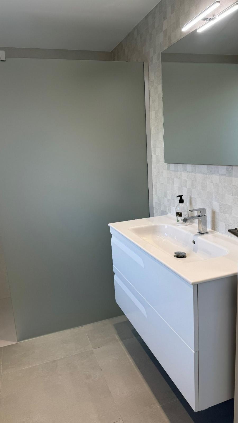 NEU RENOVIERTES LUXUS-TRAUMHAUS IN ALFAZ DEL PI / ALBIR