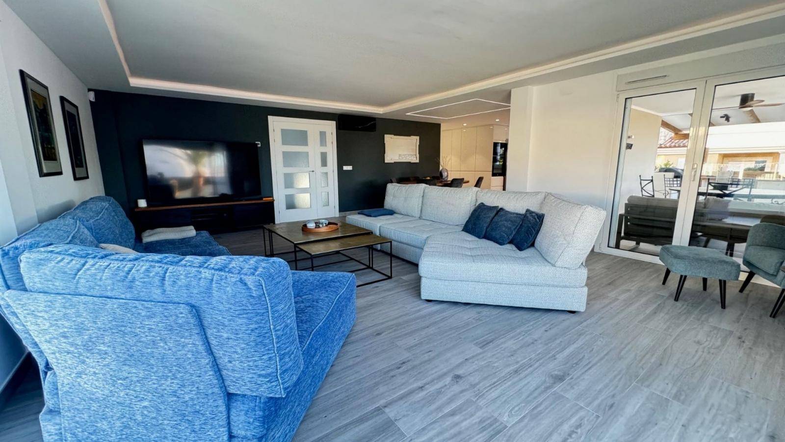 NEU RENOVIERTES LUXUS-TRAUMHAUS IN ALFAZ DEL PI / ALBIR
