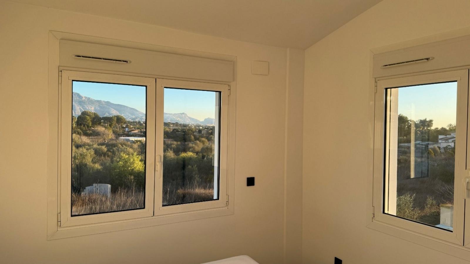 NEU RENOVIERTES LUXUS-TRAUMHAUS IN ALFAZ DEL PI / ALBIR