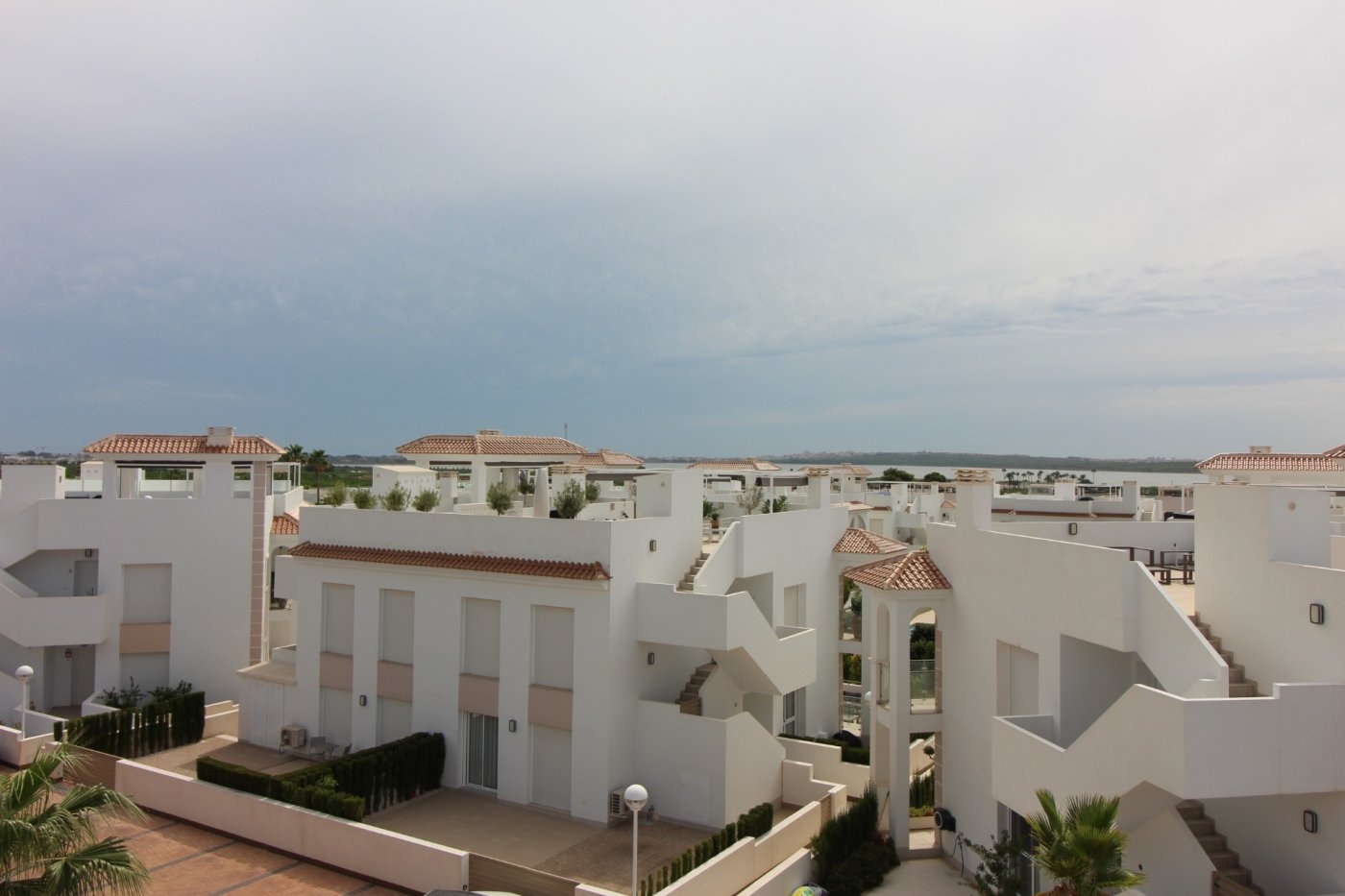 BUNGALOW DUPLEX DE 2 ET 2 ÉTAGES ET PARKING À CIUDAD QUESADA ROJALES