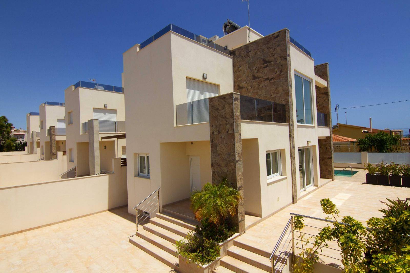 CHALET INDIPENDENTE CON VISTA SUL MARE