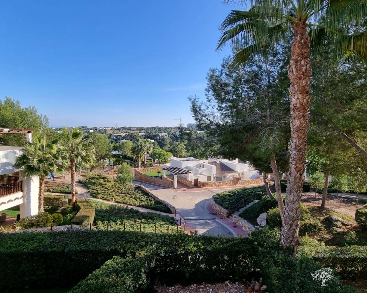 PENTHOUSE DANS LES COLLINES DU GOLF AVEC VUE PANORAMIQUE