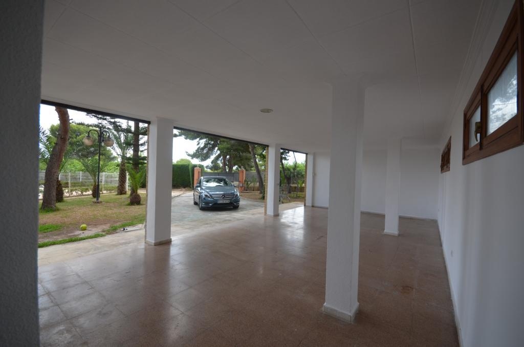 VILLA WITH PLOT OF 5000 MTS.-TENNIS COURT - SWIMMING POOL AND VIEWS OF THE PINK LAGOON IN URB. THE BALCONIES