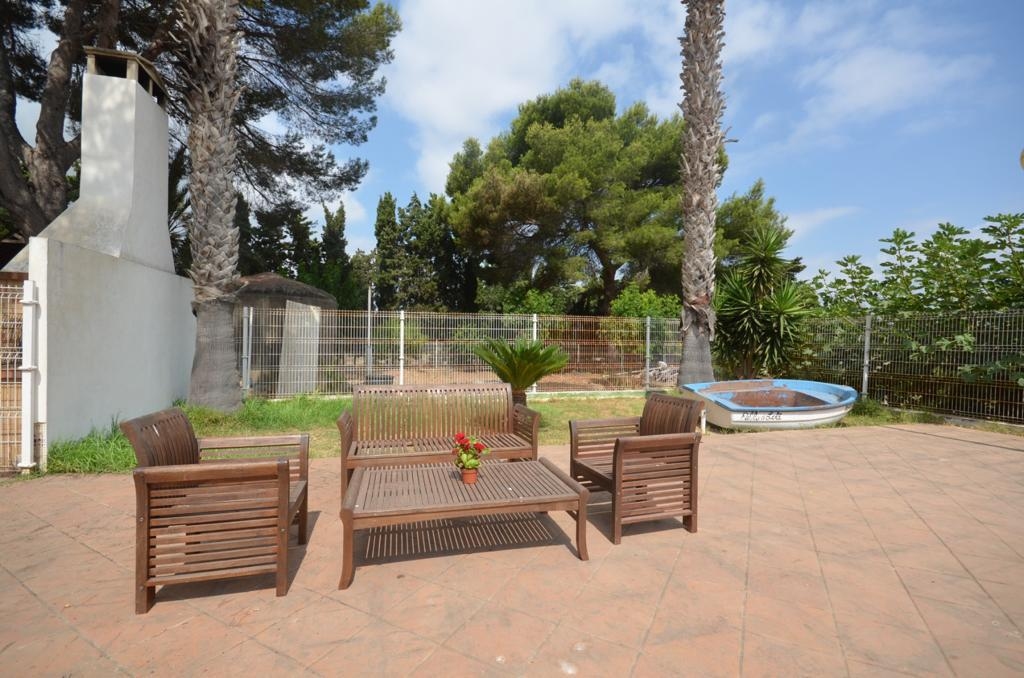 VILLA AVEC TERRAIN DE 5000 MTS.-COURT DE TENNIS - PISCINE ET VUE SUR LE LAGON ROSE À URB. LES BALCONS